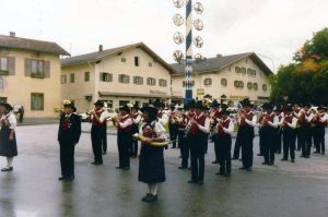 GM030-08-GH-Post-m-Blaskapelle-k