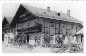 GM124-04-Strauss-hs-k