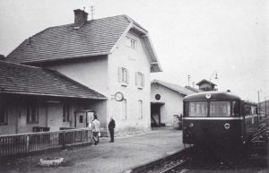 GM212-16-mit-Schienenbus-1970-k